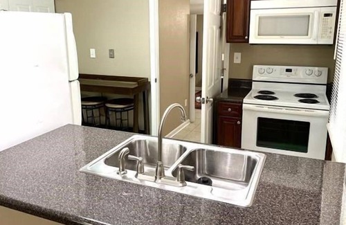 Griffin Heights Apartment | 3 Bedroom Single family 417005 by Houzlet