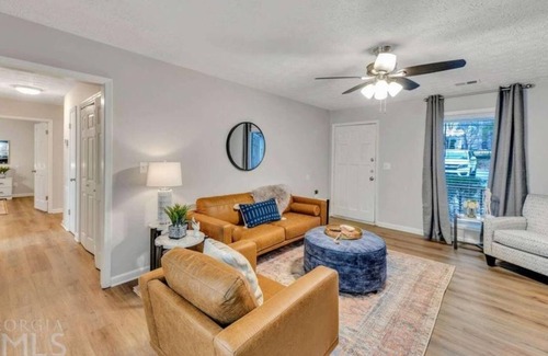 Marietta Apartment | 3 Bedroom Single family L-554121 by Houzlet