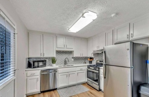 Marietta Apartment | 3 Bedroom Single family L-554121 by Houzlet