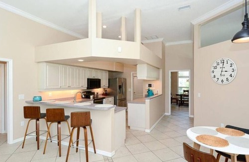 Palmer Ranch Apartment | 3 Bedroom Single family L-95103 by Houzlet