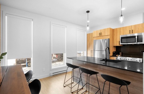 Plateau Mont Royal Apartment | 3 bedroom - Spacious New 3bdr in Habitat Plateau by Denstays