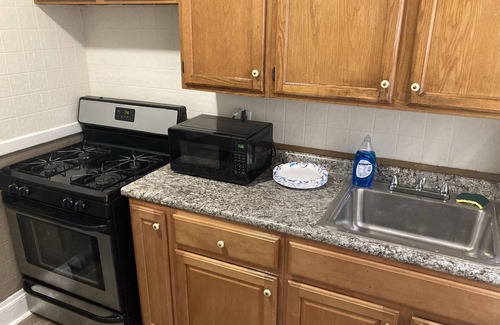 Cleveland House | 3 bedroom townhouse with free parking on premises