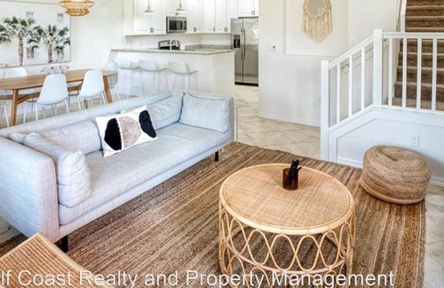 Biggar House | 3 Bedroom Townhome 428410 by Houzlet