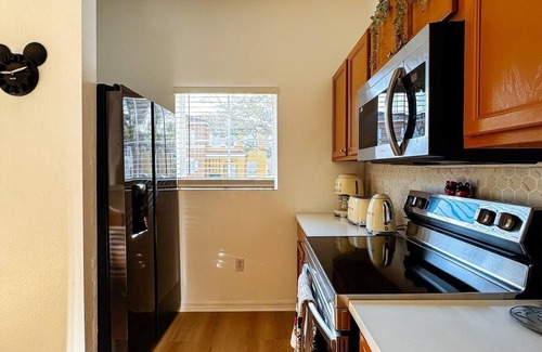 Seasons House | 3-bedroom townhome in delightful Kissimmee with Shared fitness room, AC, WiFi