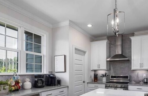 Southwest Raleigh House | 3 Bedroom Townhome L-555039 by Houzlet