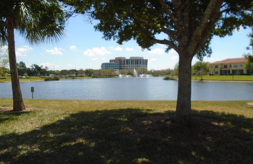 Biggar House | 3-bedroom townhome surrounded in Medical Campus