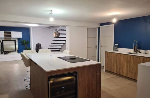 Carnoux-en-Provence Villa | 3 Bedroom Villa in Carnoux-en-Provence