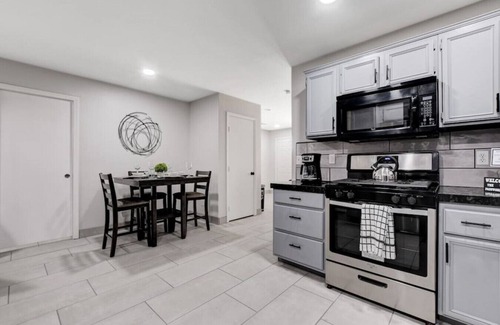Sunrise Manor House | 3-Bedroom Vacation Home just 9 Minutes from Las Vegas Motor Speedway