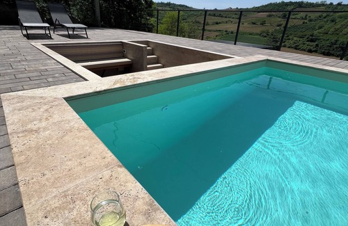 Petrovaradin Villa | 3-bedroom villa in charming Banstol with swimingpool, sauna, jacuzzi, AC, WiFi