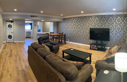 Las Vegas Condo | 3-bedroom walking distance to strip.
