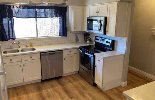 Las Vegas Condo | 3-bedroom walking distance to strip.