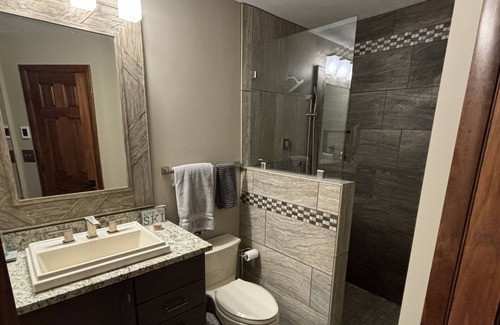 Seven Springs Condo | 3 bedroom3 bath updated condo at Seven Springs Ski Resort w/Shuttle Sleeps 8