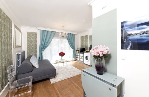 Villejuif Apartment | 3 bedrooms - 3 bathrooms - air conditioning - parking - quiet location