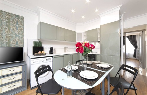 Villejuif Apartment | 3 bedrooms - 3 bathrooms - air conditioning - parking - quiet location