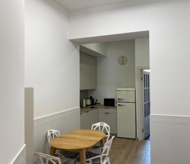 Lviv City Center Apartment | 3 bedrooms apartment on Nasypna 3