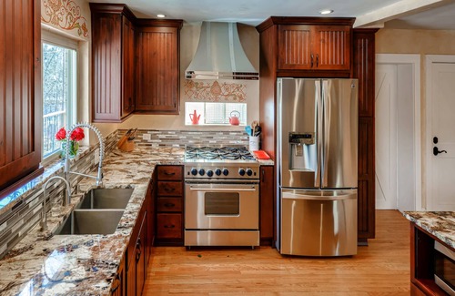 Morse Park House | 3 Bedrooms - Gourmet Kitchen - Open Floorplan - Near Red Rocks & Near Downtown