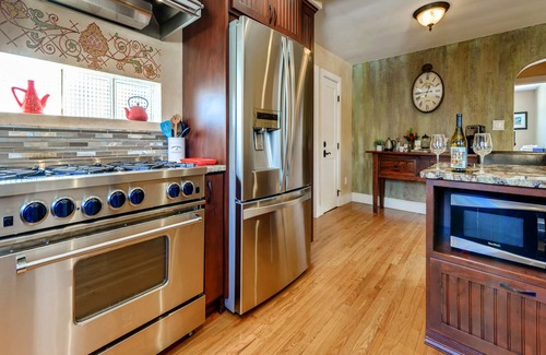 Morse Park House | 3 Bedrooms - Gourmet Kitchen - Open Floorplan - Near Red Rocks & Near Downtown