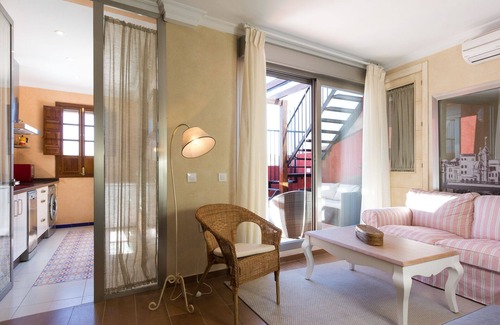 Triana House | 3 bedrooms, private terrace, river views
