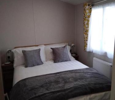 Norwich House | 3 bedrooms Sleeps 8 Self Catering House Near Norwich City Centre And UEA