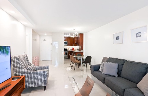 Waikiki Condo | 3 Beds 2 Bath 2 Lanai + Free Parking, 2 minutes walk to Beach