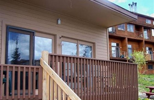 Silverthorne Condo | 3 BR/2.5 BA Silverthorne Condo - Sleeps 8-10 CLOSE TO ALL THE SUMMIT RESORTS!