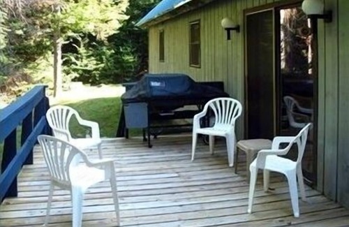 West Dover House | 3 BR/2 BA Home - 1 Mile From Mt Snow!