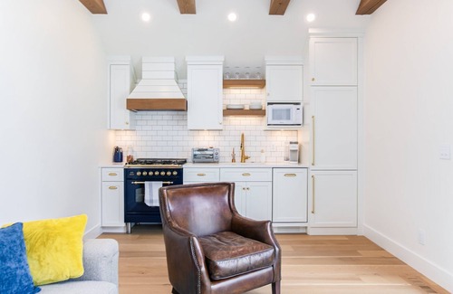 Georgetown House | 3 BR 2 BA Loft at Fr. Sorin's w/Paddle Tennis