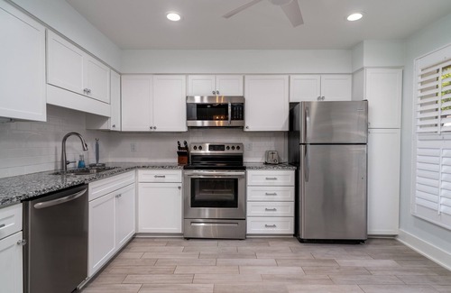 Seabrook Island Cottage | 3 BR/2BA Cottage w/Screen Porch! Dog Friendly! Amenity Cards!