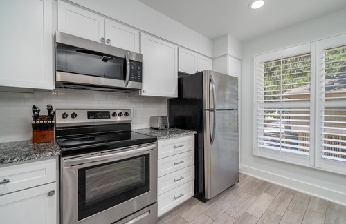 Seabrook Island Cottage | 3 BR/2BA Cottage w/Screen Porch! Dog Friendly! Amenity Cards!