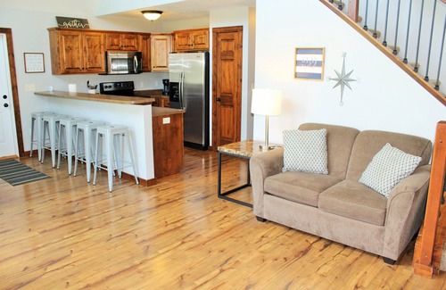 Spirit Lake Cabin | 3 br. 2ba sleeps 14