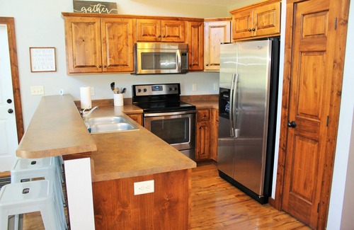 Spirit Lake Cabin | 3 br. 2ba sleeps 14