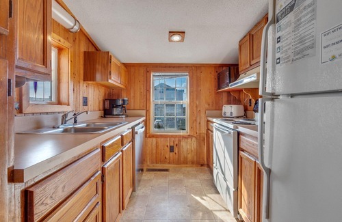 South Nags Head House | 3 br, 500ft to Beach pool view!