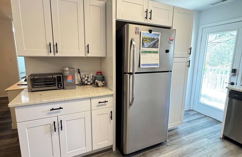 Savannah's Landing House | 3 BR End Unit Rowhouse 1 Mile to Bethany Boardwalk, Walk to Shops & Restaurants