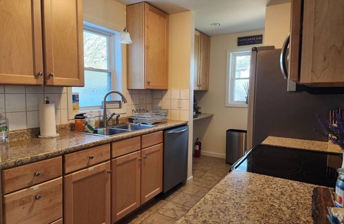 South Burlington House | 3 BR home near I-89, BTV, UVM & Malls
