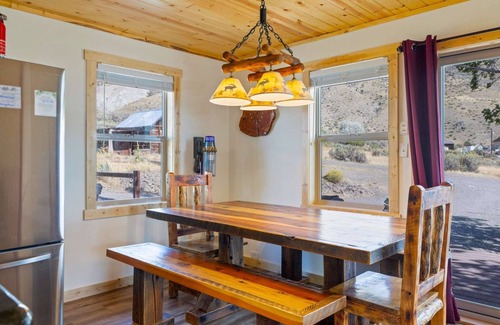 Gardiner House | 3 br house with hot tub by Yellowstone