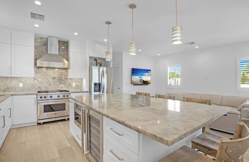 Twin Lakes House | 3-br Luxury home in Key Largo Water Front