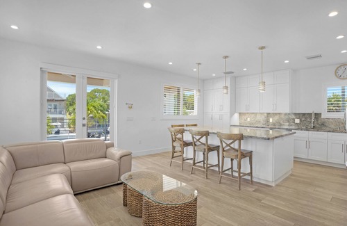 Twin Lakes House | 3-br Luxury home in Key Largo Water Front