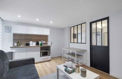 Quartier Saint-Georges Apartment | 3 Cozy Apartments Near Galeries Lafayette-12pers