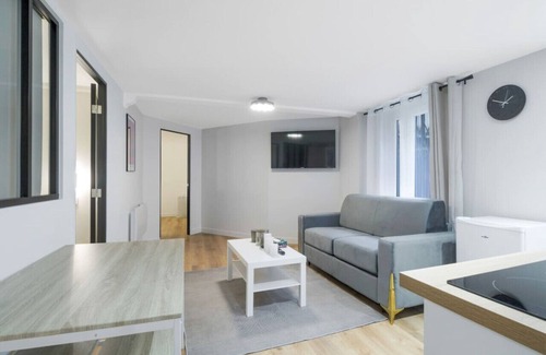 Quartier Saint-Georges Apartment | 3 Cozy Apartments Near Galeries Lafayette-12pers