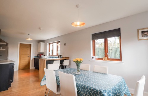 Aviemore Cottage | 3 CROFTSIDE, pet friendly, with open fire in Aviemore