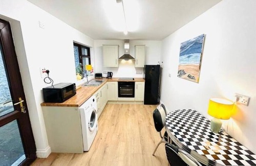Londonderry Apartment | 3 Double Bed Entire Home