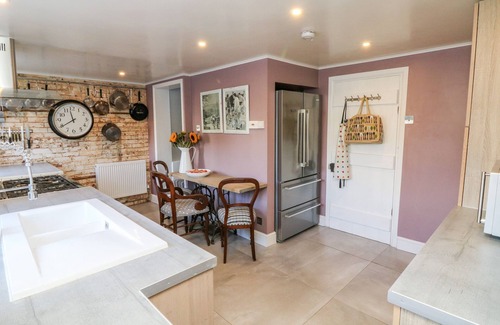 Minehead Cottage | 3 ELM COTTAGE, family friendly, luxury holiday cottage in Carhampton