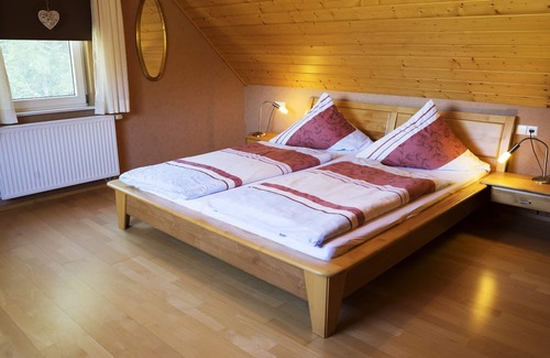 Elzach Apartment | 3 Ferienwohnung Rose mit 55qm, 1 Schlafraum für max. 2 Personen