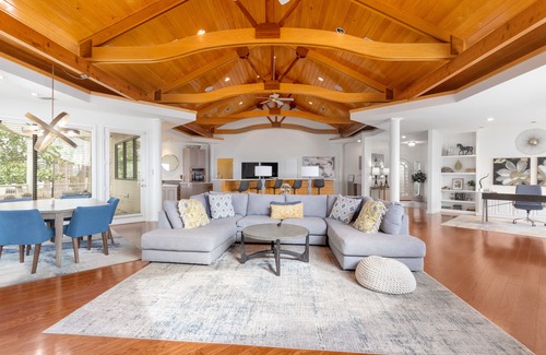 Mid America House | 3-home lakefront retreat with outdoor pool, fireplaces, grills, patios, & views