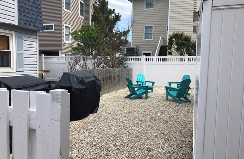 North Beach Haven House | 3 Houses to the Beach!