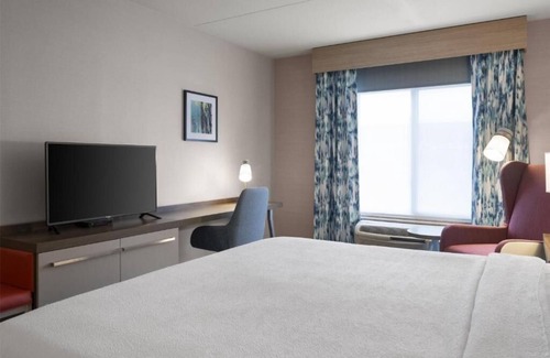 Albuquerque Hotel | 3 King Bed Units | Pool & Dining