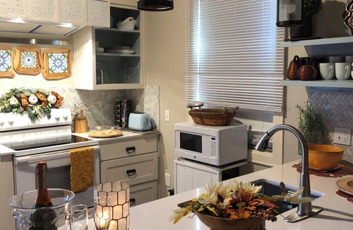 Fayetteville House | 3 Kings with en-suites 5 minutes to downtown & right off the trail
