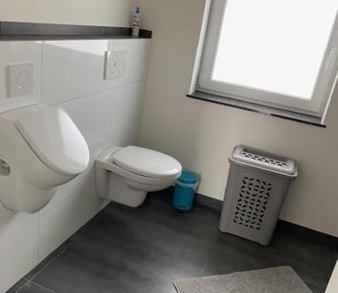 Gau-Weinheim Apartment | 3 Mehrbettzimmer, Küche, Bad für Arbeiter und Monteure in Gau-Weinheim