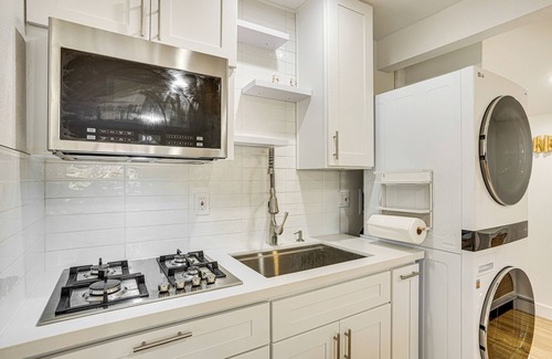 Santa Ana Apartment | 3 Mi to Angel Stadium: Cozy Studio w/Patio!