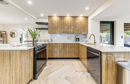 Middle River Terrace House | 3 Mi to Beach: Renovated Haven in Fort Lauderdale!